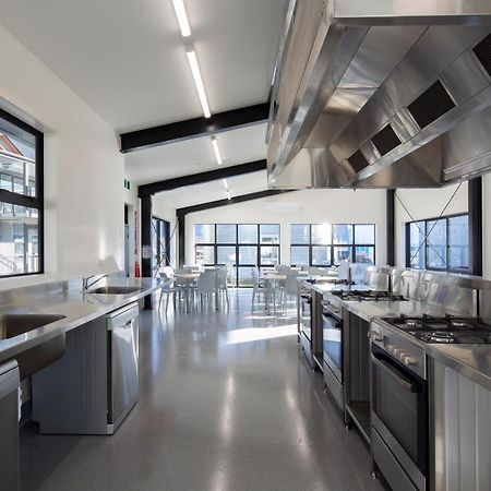 Harvest Park Studios Workers Accommodation Cromwell Bagian luar foto