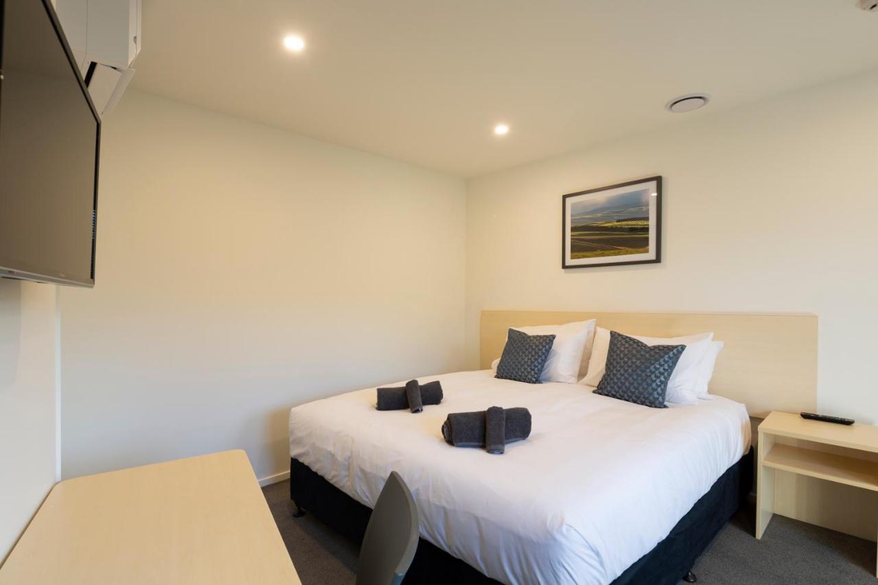 Harvest Park Studios Workers Accommodation Cromwell Bagian luar foto
