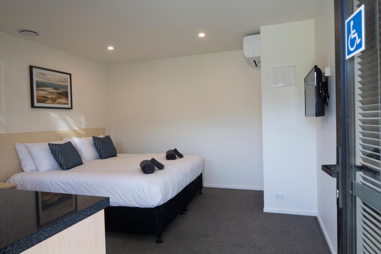Harvest Park Studios Workers Accommodation Cromwell Bagian luar foto