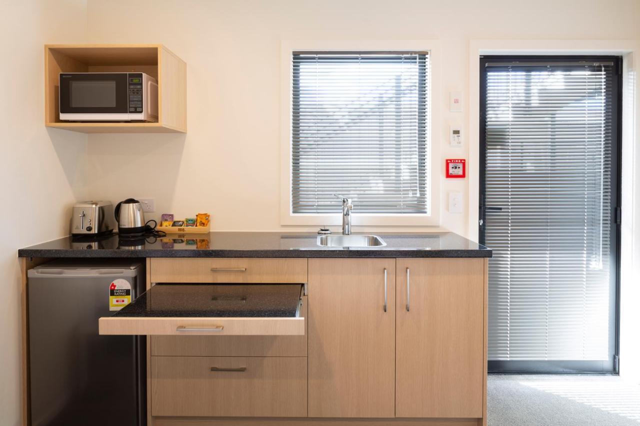 Harvest Park Studios Workers Accommodation Cromwell Bagian luar foto