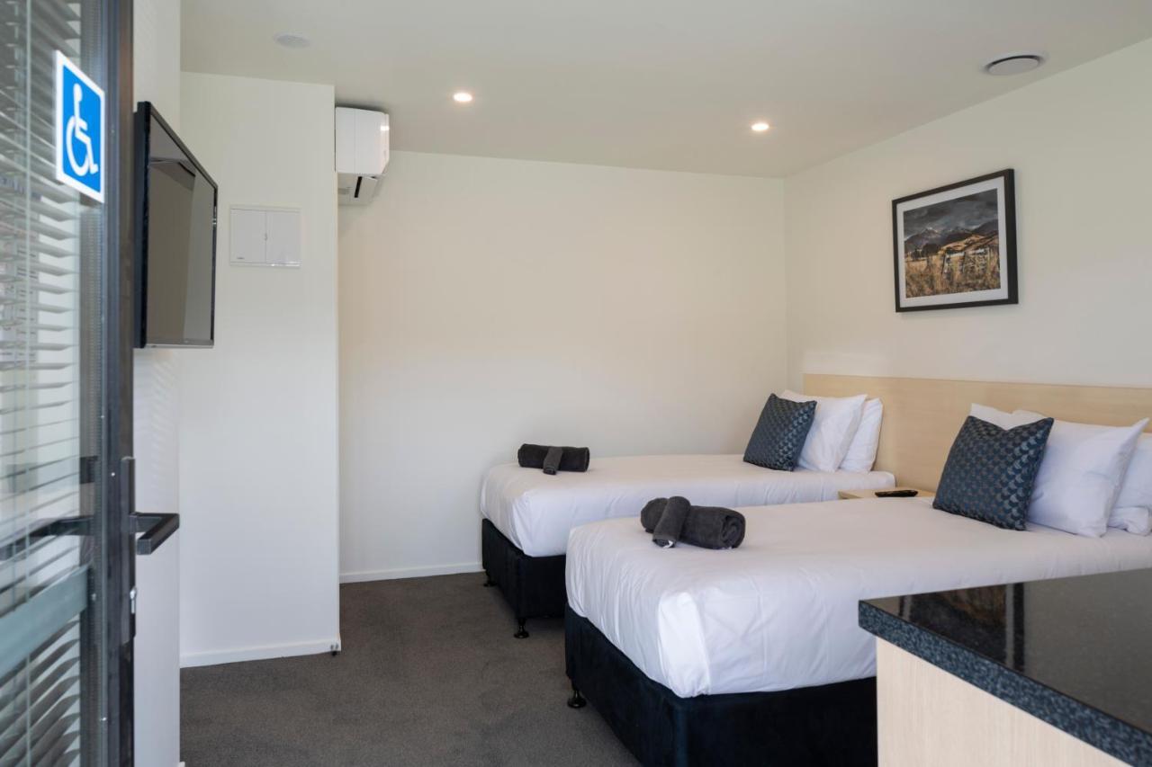 Harvest Park Studios Workers Accommodation Cromwell Bagian luar foto