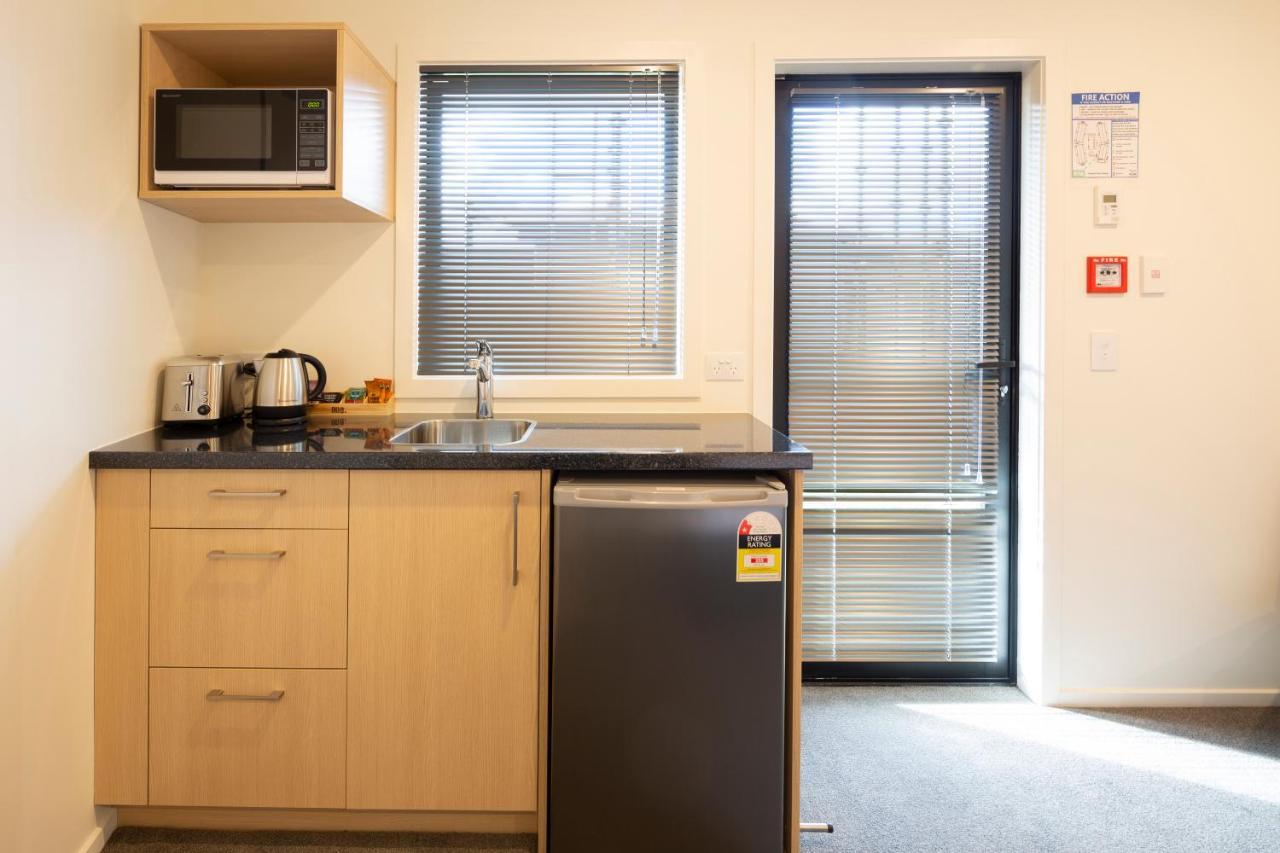 Harvest Park Studios Workers Accommodation Cromwell Bagian luar foto